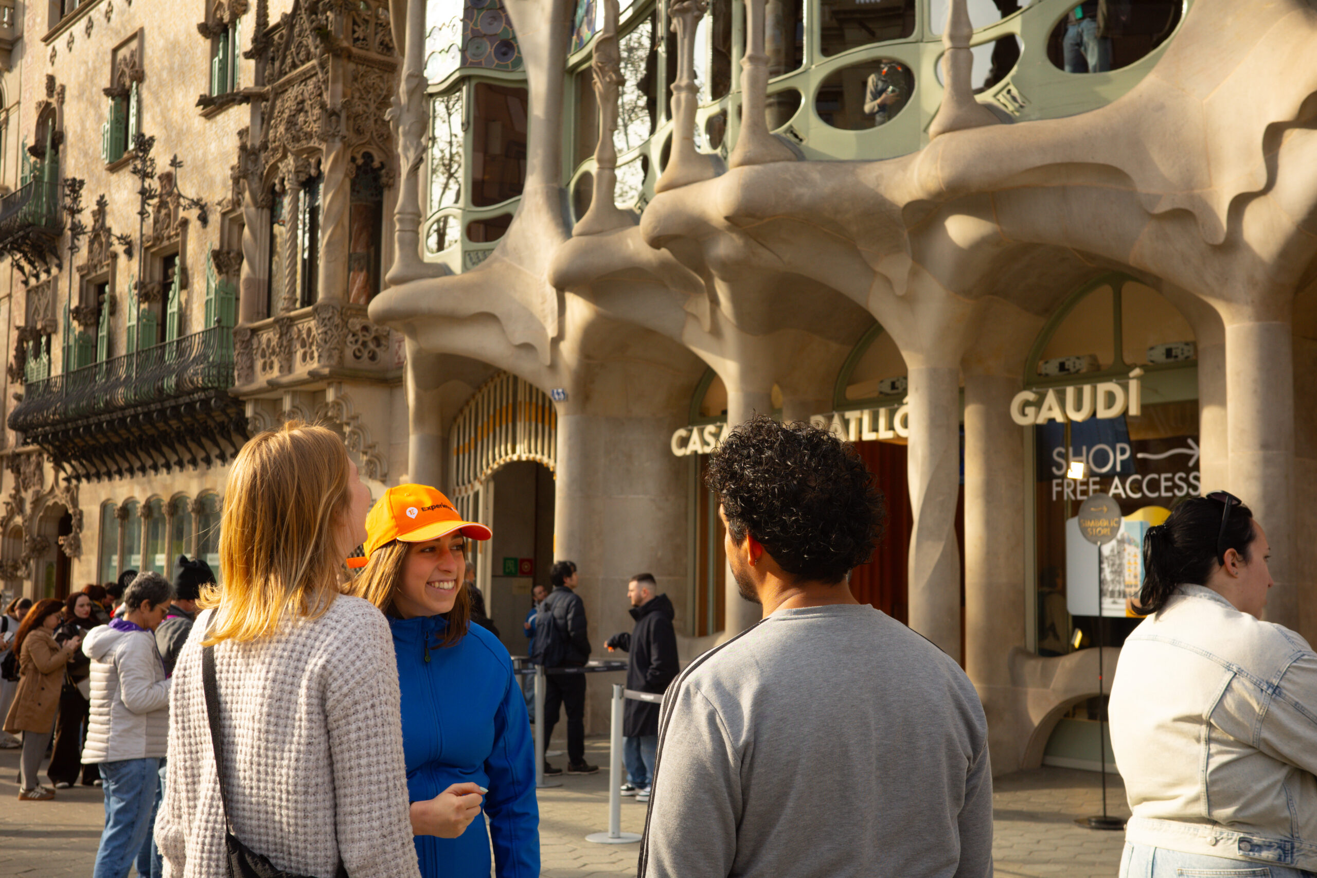 Tour guide outside Casa Batllo